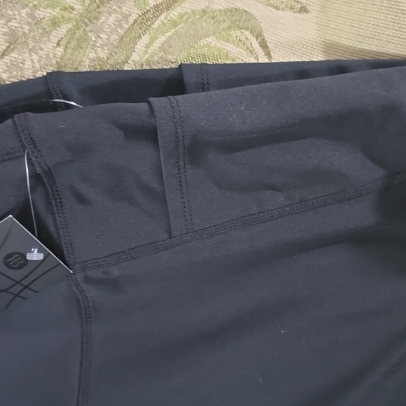 (2) RB3 NWT 1X active capris - Picture 3 of 6